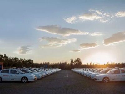 北京東方時(shí)尚駕校停車場(chǎng)