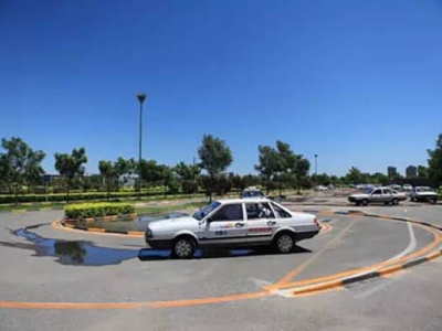 東方時尚駕校學員學車現場