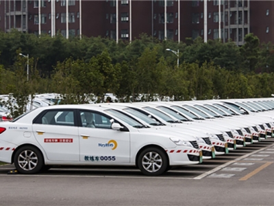 東方時尚駕校教練車