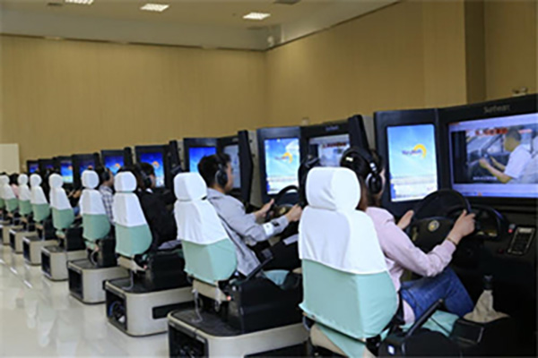 科目三考試超車的注意事項和正確操作