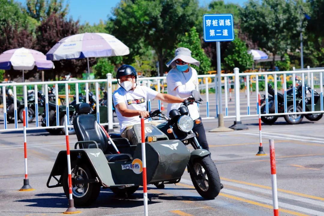 東方時(shí)尚駕校摩托駕照5